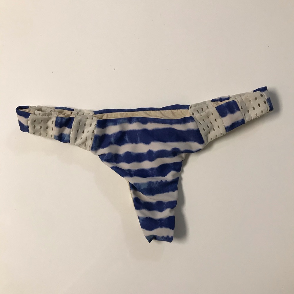 Acacia swim north shore bottom in pacific tides